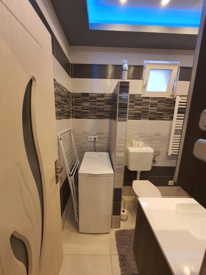Belvarosi Exkluziv Loft เดเบรตเซน ภายนอก รูปภาพ
