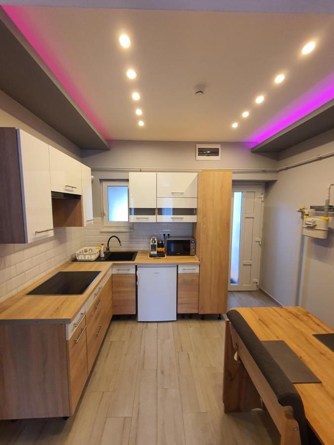 Belvarosi Exkluziv Loft เดเบรตเซน ภายนอก รูปภาพ