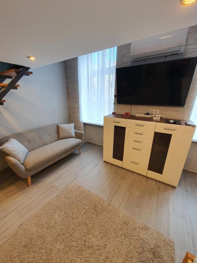 Belvarosi Exkluziv Loft เดเบรตเซน ภายนอก รูปภาพ