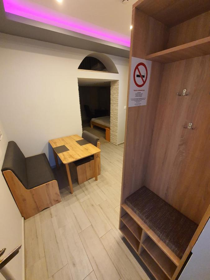 Belvarosi Exkluziv Loft เดเบรตเซน ภายนอก รูปภาพ