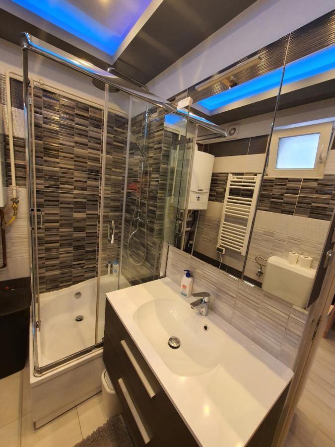 Belvarosi Exkluziv Loft เดเบรตเซน ภายนอก รูปภาพ