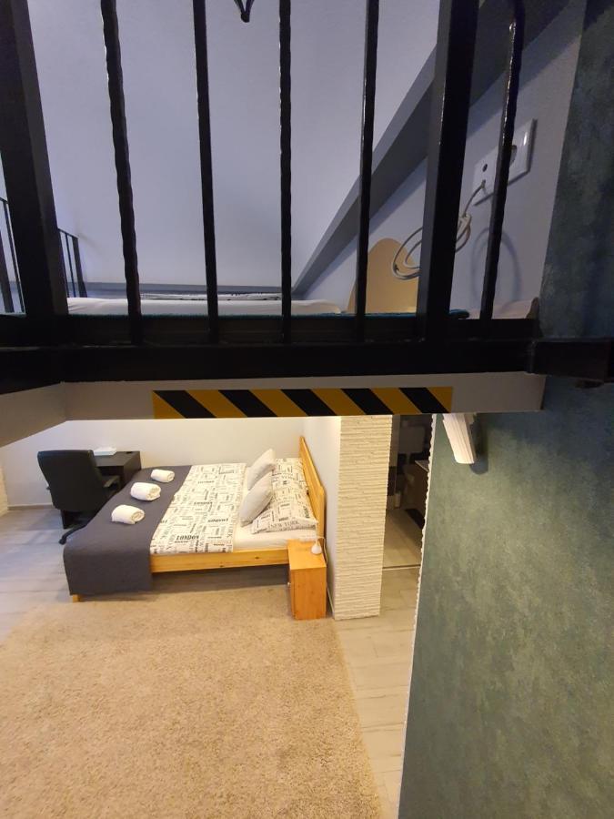 Belvarosi Exkluziv Loft เดเบรตเซน ภายนอก รูปภาพ
